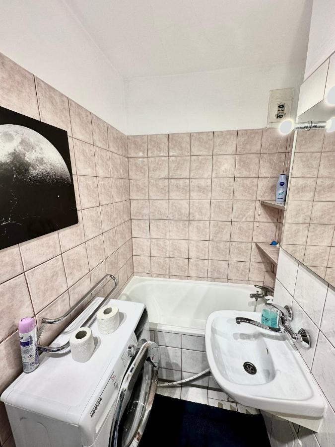 Super Apartament Grey Centrum 2X Metro Fast Wifi 300 Mbs Netflix Appletv Smarttv Spotify Panorama Miasta Varşovia Exterior foto